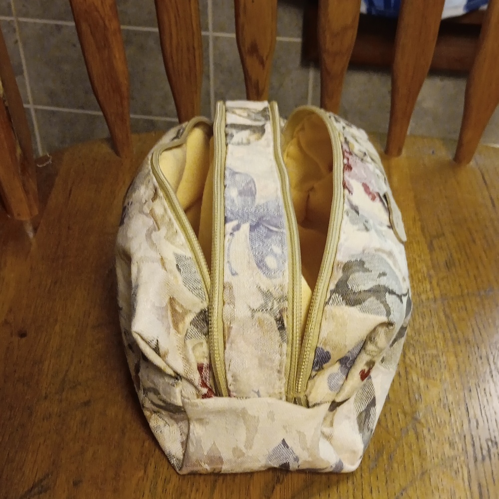 Toiletry Bag!! Homemade with Love ❤️  Two Compartments - Picture 8 of 11